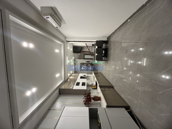 Cho thuê nguyên căn 55m2 192 Hồng Tiến, Bồ Đề, Hà Nội cách cầu Chương Dương 5 phút di chuyển