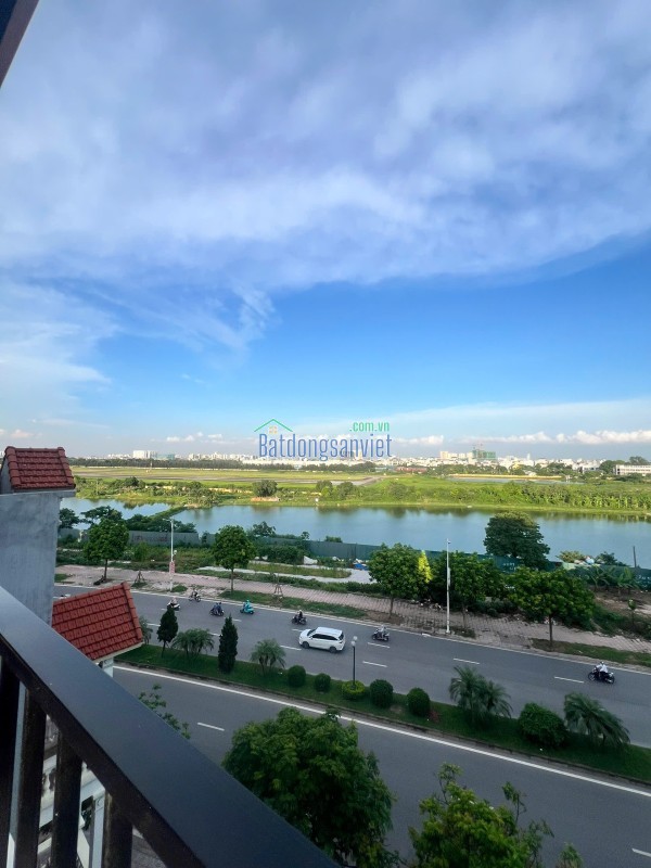 Cho thuê nguyên căn 55m2 192 Hồng Tiến, Bồ Đề, Hà Nội cách cầu Chương Dương 5 phút di chuyển