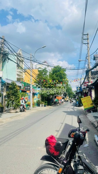 Mặt Tiền Kinh Doanh Đắc Địa - Chợ Hiệp Thành, 3 Phòng Ngủ, Nội Thất Cao Cấp, Giá Chỉ 5 Tỷ 2