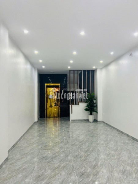 Cần bán nhà tại KĐT Văn Khê DT 48m2 full nội thất mới tinh - thang máy - phân lô - ô tô tránh -