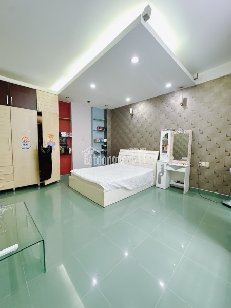 BÁN GẤP KHÁCH SẠN 9 TẦNG, 1000M2 NGAY DƯỜNG NGUYỄN VĂN QUÁ