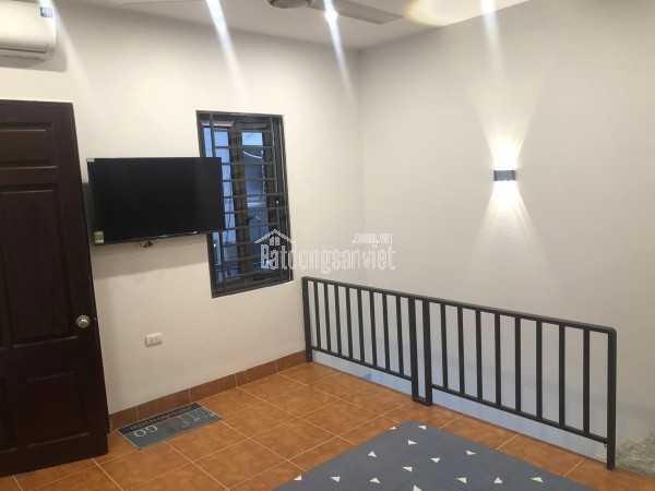 Cho thuê nhà ngõ 255 Lĩnh Nam, 32m2, 4 tầng, 3 ngủ, 8 Triệu - ở gia đình, nhóm