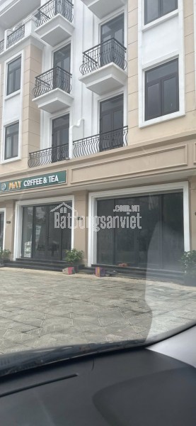 Chính chủ bán căn góc Duplex The Senique tầng đẹp view bể bơi và nhà hát Gia Lâm