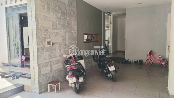 GẤP BÁN BIỆT THỰ SÂN VƯỜN Q.9 - 229m2, nhà 3 tầng 5pn chỉ 23ty