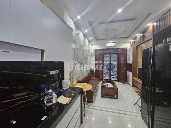 CHƯA ĐẾN 4 TỶ - SỞ HỮU NGAY NHÀ 5 TẦNG TẠI TRUNG TÂM HAI BÀ TRƯNG, VỊ TRÍ ĐẮC ĐỊA - DT 25M2 GIÁ