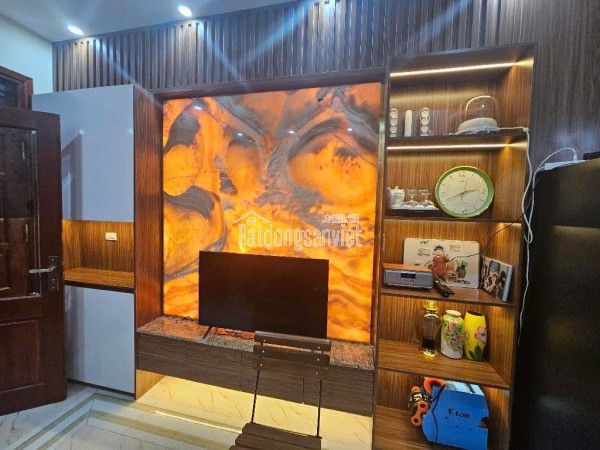 CHƯA ĐẾN 4 TỶ - SỞ HỮU NGAY NHÀ 5 TẦNG TẠI TRUNG TÂM HAI BÀ TRƯNG, VỊ TRÍ ĐẮC ĐỊA - DT 25M2 GIÁ