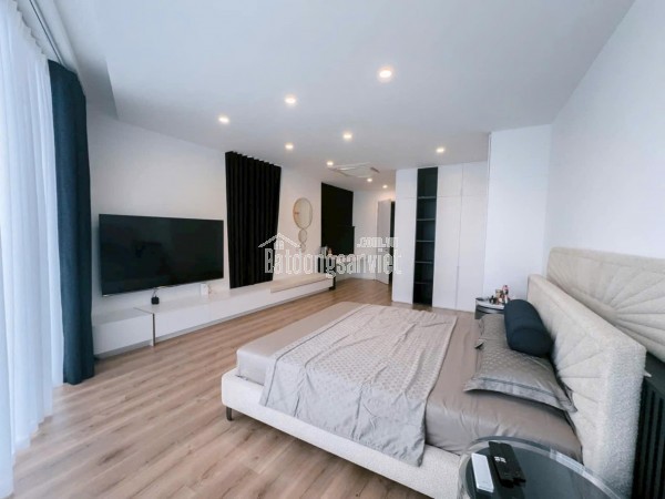 BÁN NHÀ MẶT PHỐ HOÀNG CẦU – VỈA HÈ RỘNG – KINH DOANH ĐỈNH – 1 MẶT PHỐ, 1 MẶT NGÕ – 100m2 – 6.5m MT