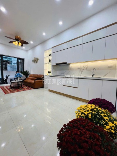 HOÀNG ĐẠO THÀNH Ô TÔ THANG MÁY KINH DOANH DT 32m² Giá: 10.99 tỷ