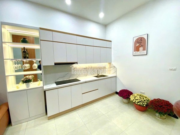 HOÀNG ĐẠO THÀNH Ô TÔ THANG MÁY KINH DOANH DT 32m² Giá: 10.99 tỷ