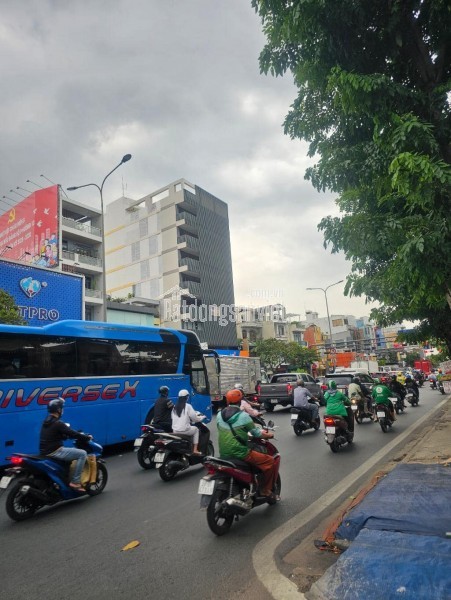 MẶT TIỀN ĐƯỜNG RỘNG 12M NGAY KÊNH NƯỚC ĐEN LIỀN KỀ TÂN PHÚ - KHU PHÂN LÔ ĐẸP - 5 TẦNG 72m2 CHỈ 9.7