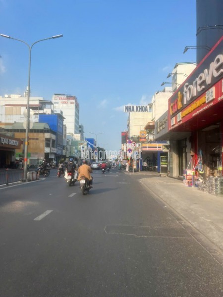 Cần bán gấp MT Hoàng Văn Thụ P.4 Quận Tân Bình giá 18 tỷ 500 triệu