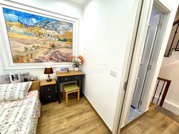 CÁCH Ô TÔ ĐỖ 3.8 M - SÁT PHỐ - ĐẸP MỚI Ở LUÔN - NỞ HẬU - NHÀ DÂN XÂY
