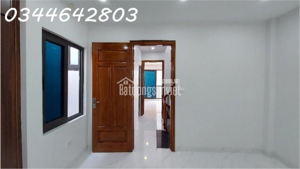 Nhỉnh 5 tỷ căn nhà 3 tầng x 35m2 -NGÕ 122 KIM GIANG- ĐẠI KIM (đi bộ đi học )