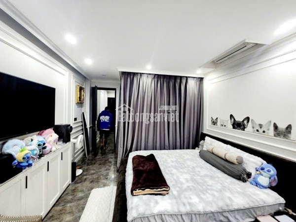 BÁN ĐẤT TẶNG DẪY NHÀ MẶT TIỀN PHỐ VỌNG, 1112 M2, MẶT TIỀN 30 M, GIÁ 358 TỶ.