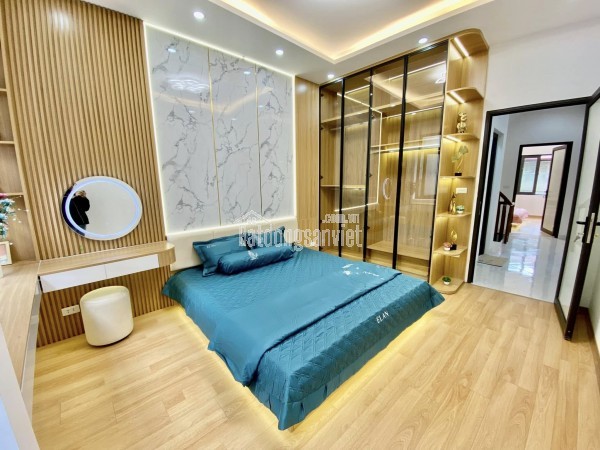 Nhà đẹp Nguyễn Viết Xuân ở ngay, lô góc, ô tô tránh vào nhà, 80m2.MTx5m, ngõ thông các ngả