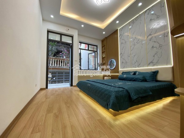 Nhà đẹp Nguyễn Viết Xuân ở ngay, lô góc, ô tô tránh vào nhà, 80m2.MTx5m, ngõ thông các ngả