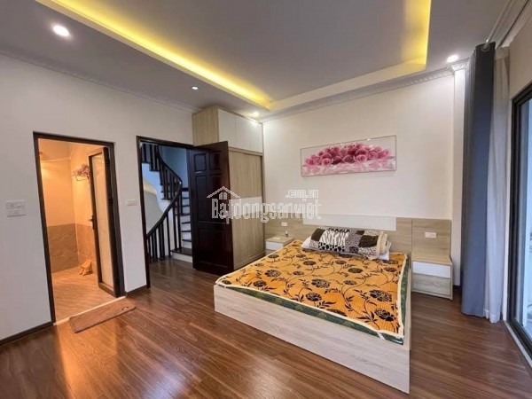 NGỌC LÂM - 5 TẦNG LÔ GÓC - THÔNG NGUYỄN VĂN CỪ - GIÁ HƠN 7 TỶ