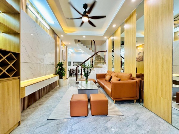 🏡 BÁN NHÀ ĐẸP – Ô TÔ ĐỖ CỔNG – CHỈ 2 PHÚT RA HỒ ĐỀN LỪ! 🚗🌳