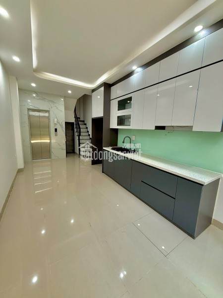 NHÀ ĐỘI CẤN 6 TẦNG THANG MÁY - LÔ GÓC 3 MẶT THOÁNG