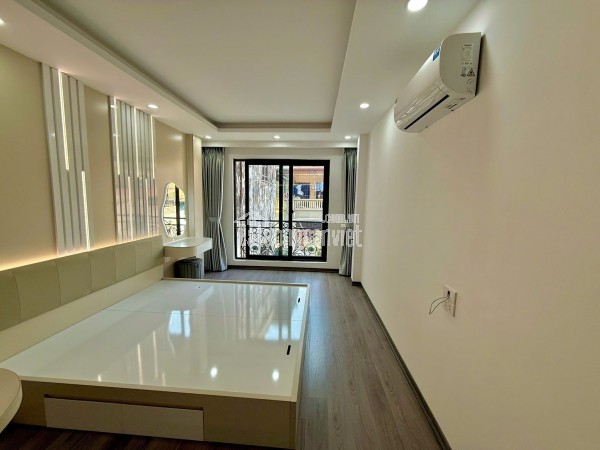 NHÀ ĐỘI CẤN 6 TẦNG THANG MÁY - LÔ GÓC 3 MẶT THOÁNG