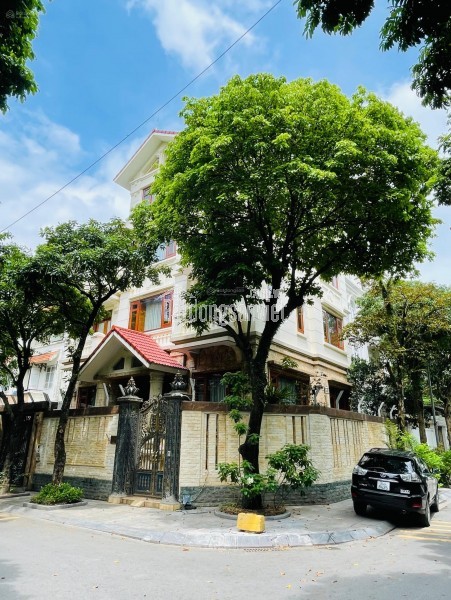 Bán gấp giá rẻ 3 ngủ 2 WC tòa Ruby 4B Goldmark City, nội thất new 100% châu Âu cao cấp