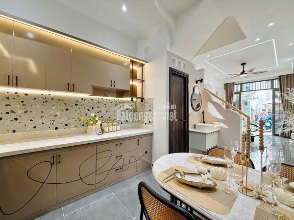 NHÀ GẤP BẢN - 66m² - GIÁ CHỈ 70tr/m² - P8 GÒ VẤP NHỈNH 4 TỶ!
