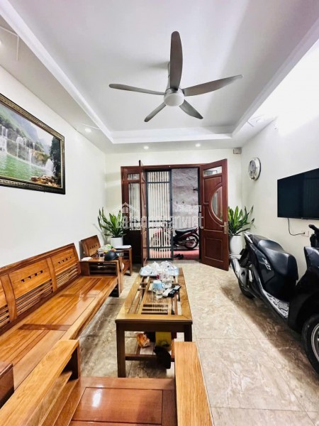 Cầu Giấy 30m2x5 tầng mt 3.5 giá chỉ 6.9 tỷ Cầu Giấy Hà Nội LH : 0989326141