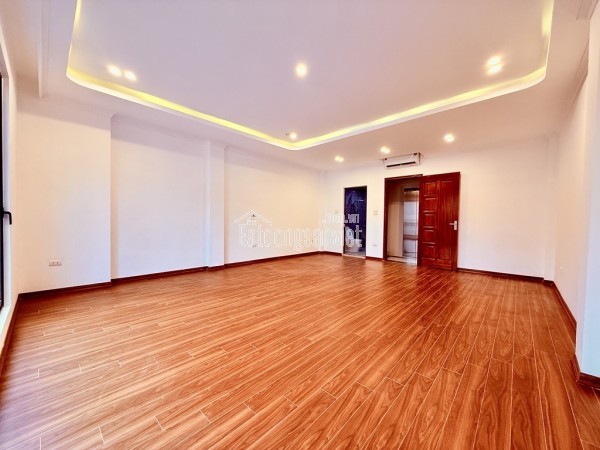 BÁN NHÀ MỚI 5 TẦNG, THANG MÁY - 5 HOÀNG QUỐC VIỆT, 40/43M².CHỈ 11 TỈ