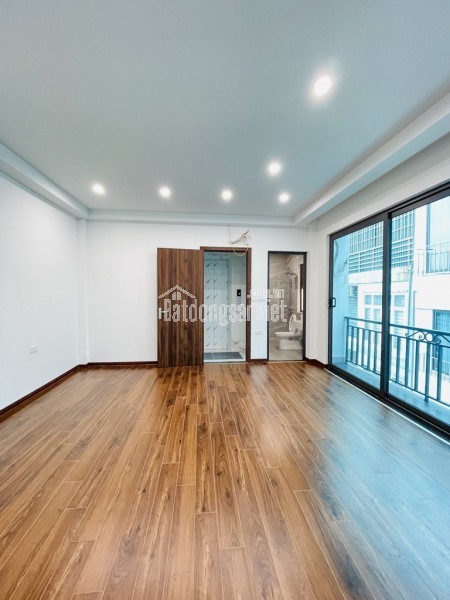BÁN NHÀ MỚI 5 TẦNG, THANG MÁY - 5 HOÀNG QUỐC VIỆT, 40/43M².CHỈ 11 TỈ