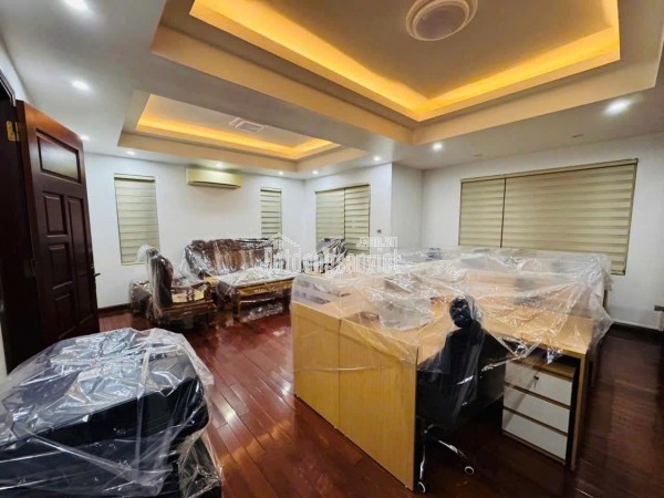 Bán Nhà Mặt Phố VIP Tô Ngọc Vân, Tây Hồ 126m2 5 Tầng MT 7.5m, Chỉ 75 Tỷ
