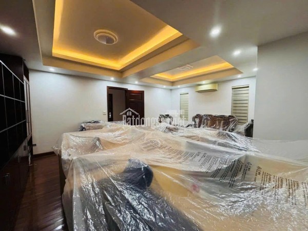 Bán Nhà Mặt Phố VIP Tô Ngọc Vân, Tây Hồ 126m2 5 Tầng MT 7.5m, Chỉ 75 Tỷ