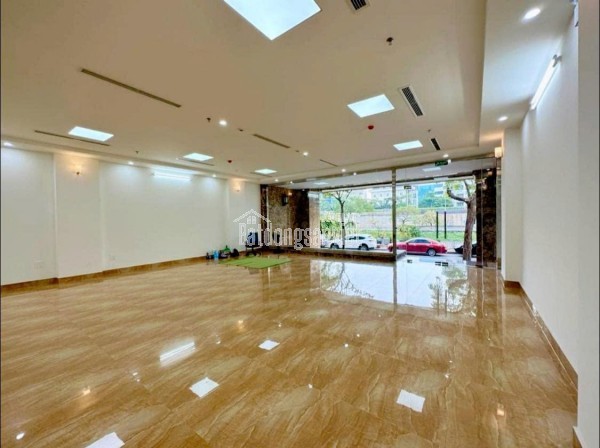 Bán Nhà Mặt Phố VIP Tô Ngọc Vân, Tây Hồ 126m2 5 Tầng MT 7.5m, Chỉ 75 Tỷ