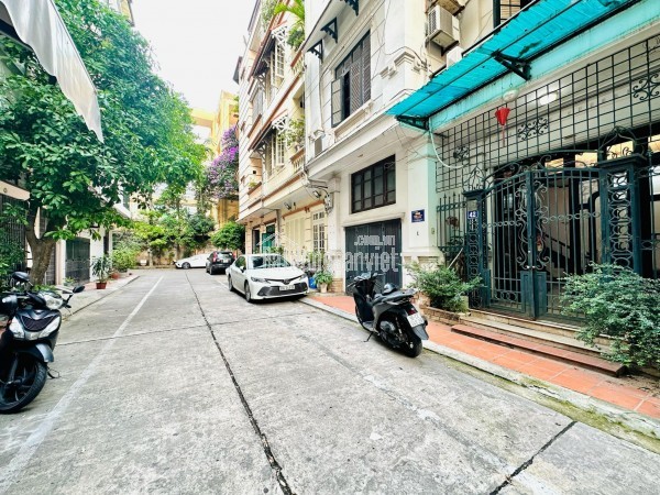 SIÊU PHẨM Mặt Phố Nguyễn Cảnh Dị Vỉa Hè Rộng - Buôn Bán Sầm Uất - Lô Góc - 2 Mặt Ô Tô Tránh