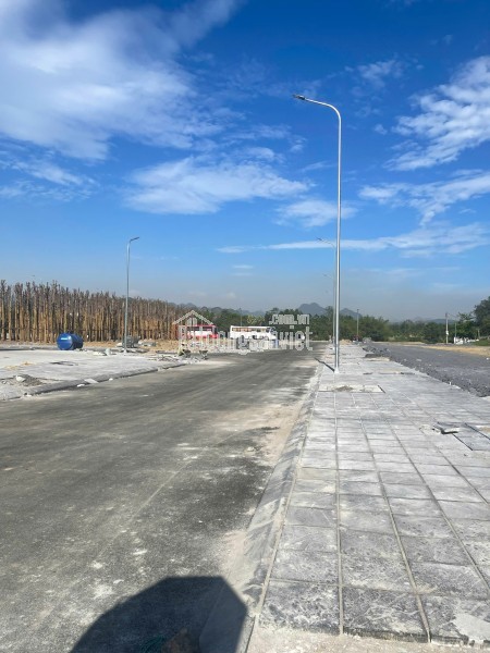 Chính chủ bán gấp lô view hồ ngay trung tâm huyện Lạc Thủy, Hòa Bình