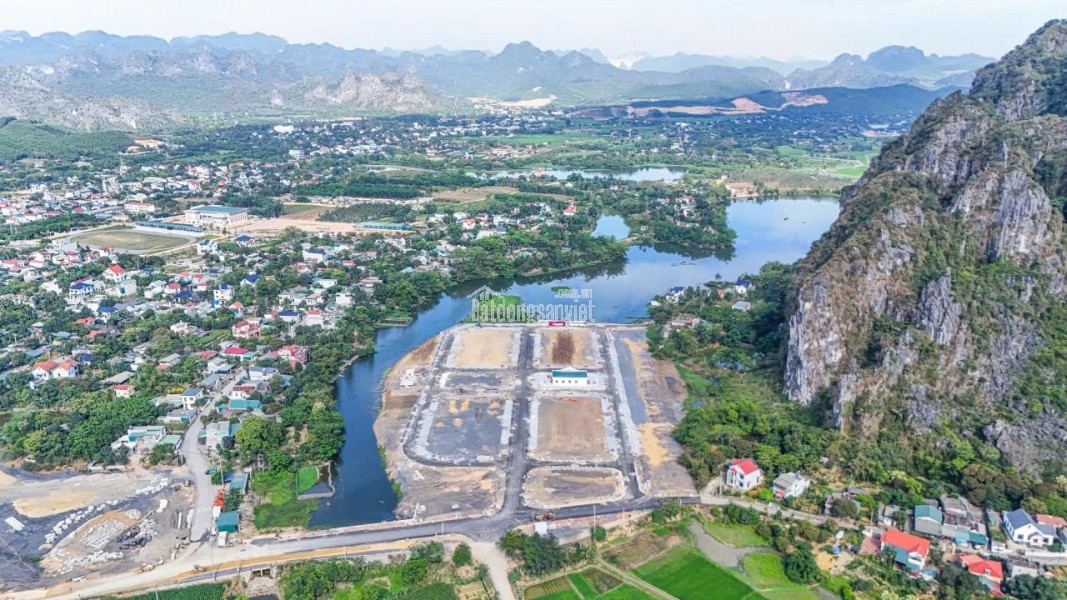 Chính chủ bán gấp lô view hồ ngay trung tâm huyện Lạc Thủy, Hòa Bình