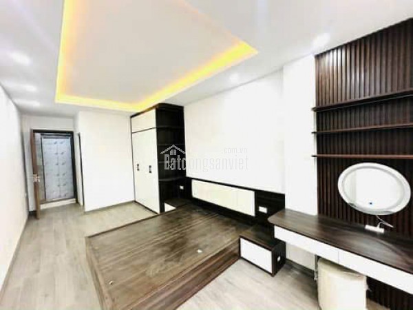 CẦU GIẤY - CÁCH PHỐ 50M - NGÕ 2M - GẦN TTTM - TRƯỜNG HỌC - GIAO THÔNG THUẬN TIỆN - QUY HOẠCH ỔN