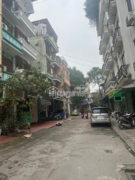 10 Tỷ Sở Hữu Ngay Nhà Mặt Phố Đại Cồ Việt - Lô Góc - Vỉa Hè Rộng Kinh Doanh