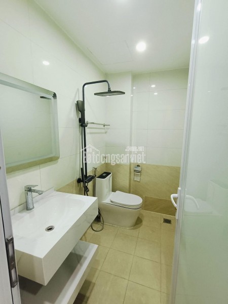 10 Tỷ Sở Hữu Ngay Nhà Mặt Phố Đại Cồ Việt - Lô Góc - Vỉa Hè Rộng Kinh Doanh