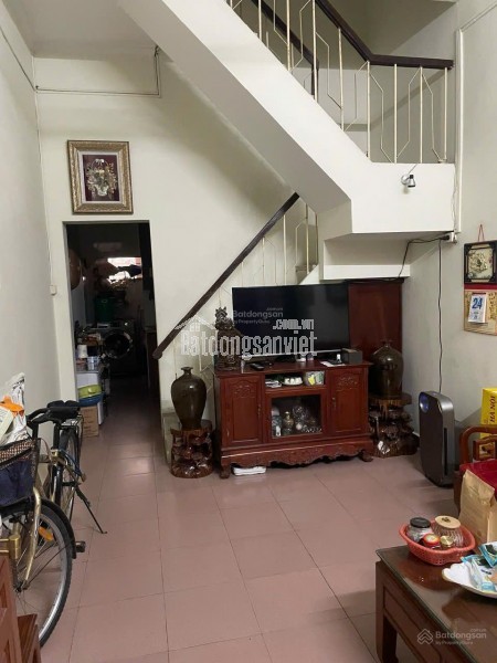 Bán nhà chính chủ ngõ 554 Nguyễn Văn Cừ 40.3m2, 10,6tỷ, ôtô đỗ cửa 3,5 tầng, phong thủy tốt