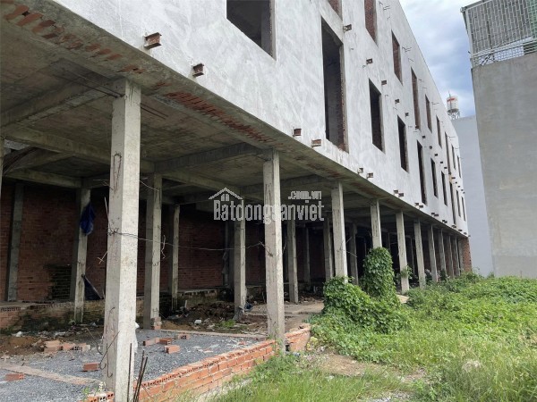 NHÀ 2 MT NGAY CỔNG KHU PICITY TX13 TIỆN KINH DOANH 6.2 tỷ