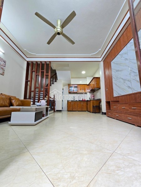 NHÀ ĐẸP DÂN XÂY VIỆT HƯNG - NGÔ GIA TỰ - HOA LÂM - LONG BIÊN GẦN 35M X 5 TẦNG KIÊN CỐ, ĐẦY ĐỦ CÔNG