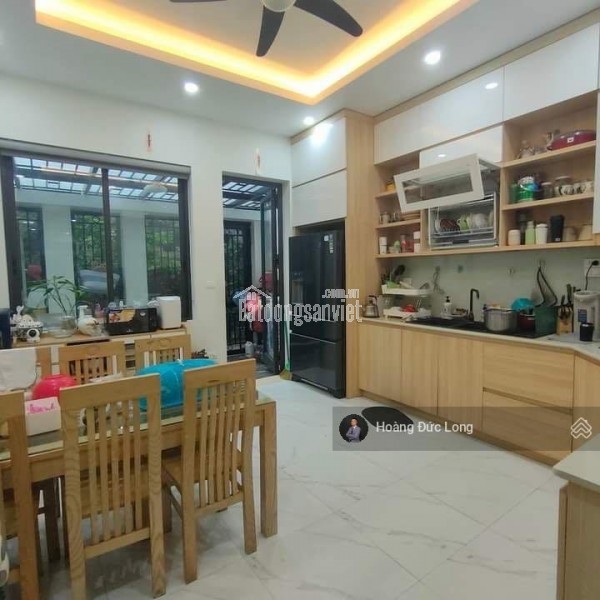 Bán nhà ngõ 155 Nguyễn Khang, 2 mặt ngõ, ô tô, tương lai ra phố, 95m2 MT gần 5m