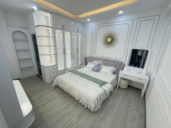 BÁN NHÀ PHỐ ĐẸP 2 TẦNG, 5 PN, 5 WC - PHÚ MỸ, QUẬN 7 - GIÁ NHỈNH 9 TỶ - VỊ TRÍ VÀNG