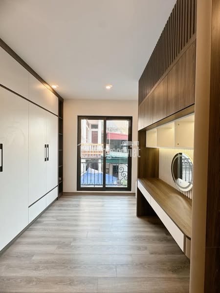 NHÀ MỚI 45 SIÊU ĐẸP NGÔ GIA TỰ
- VIỆT HƯNG LONG BIÊN - LÔ GÓC FULL NỘI THẤT OTO ĐỖ GẦN CỔNG