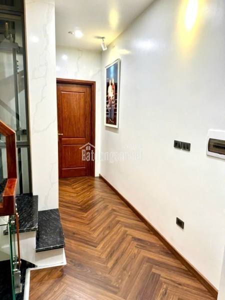 Bán nhà riêng tại Thái Hà, 16 tỷ, 60m2, 5PN, 5WC, 6 tầng, mặt tiền 3.5m