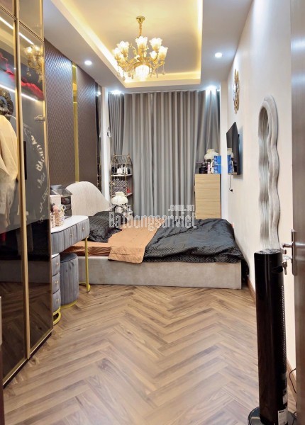 Bán nhà đẹp phố Hoàng Hoa Thám 35m2 5tầng nhỉnh 5 Tỷ rẻ đẹp nhất Q. Ba Đình