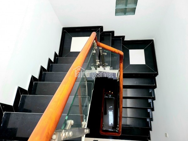 BÁN NHÀ PHƯỚC LONG B
- Diện tích: 5 x 10m =50m2.