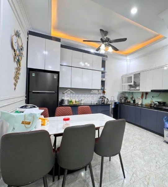 BÁN NHÀ NGUYỄN VĂN TRỖI TX 5 TẦNG - 32M²- MT 5.9M, GIÁ 6.25 TỶ.
