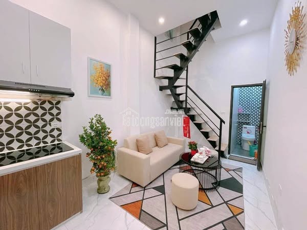 Bán nhà đẹp phố Võ Chí Công 30m2 5tầng mặt tiền 3.1m 5.5 tỷ Tây Hồ