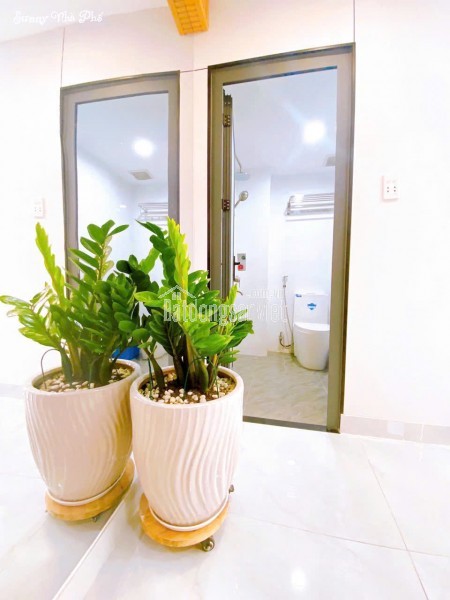 Bán nhà Duy Tân, Quận PHÚ NHUẬN, 3 mặt tiền, Đường xe hơi, 5.8 tỷ